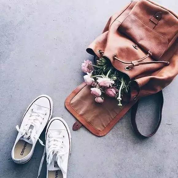 双肩包时髦背法,双肩包省钱