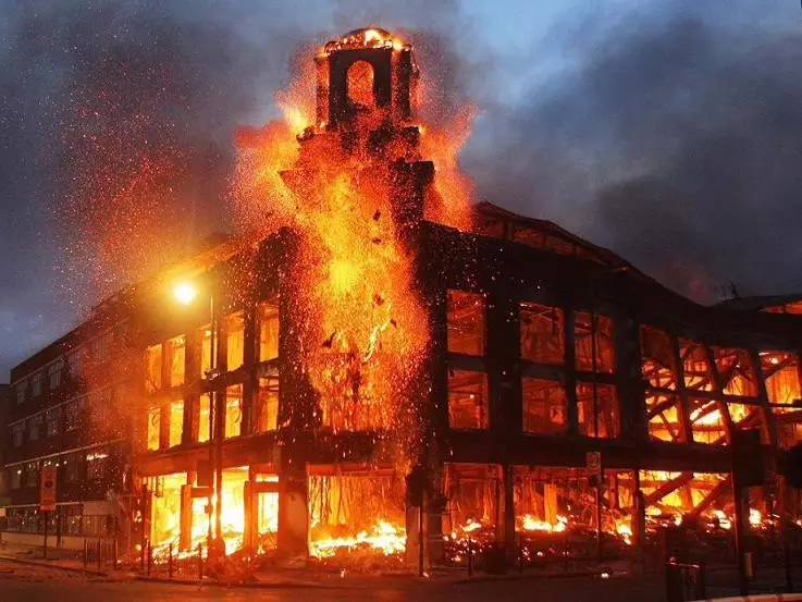 每当看他们踢球的时候我们在看什么-托特纳姆热刺