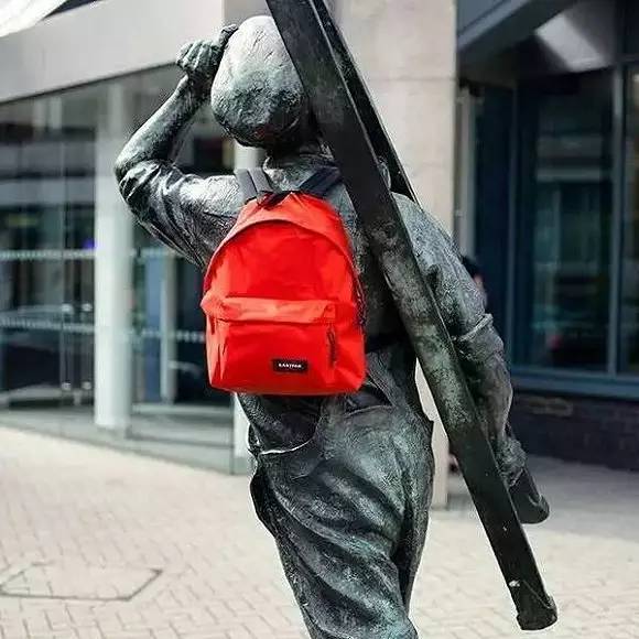 双肩包时髦背法,双肩包省钱