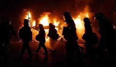 每当看他们踢球的时候我们在看什么-托特纳姆热刺