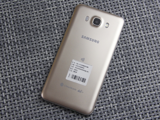 扛大旗的重任,三星galaxyj3评测