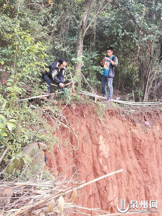 回老家扫墓发现活人墓,百年祖坟被掘12位先祖尸骨无存