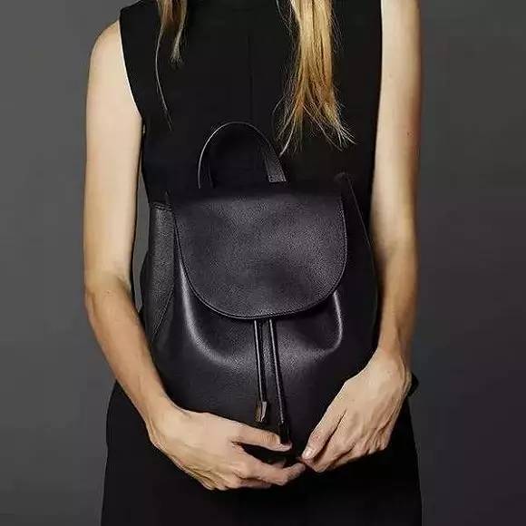 双肩包时髦背法,双肩包省钱