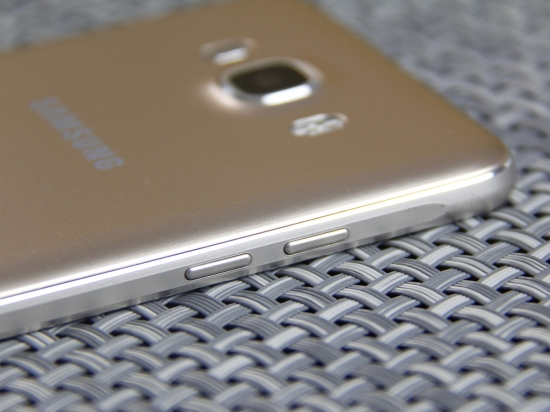 扛大旗的重任,三星galaxyj3评测