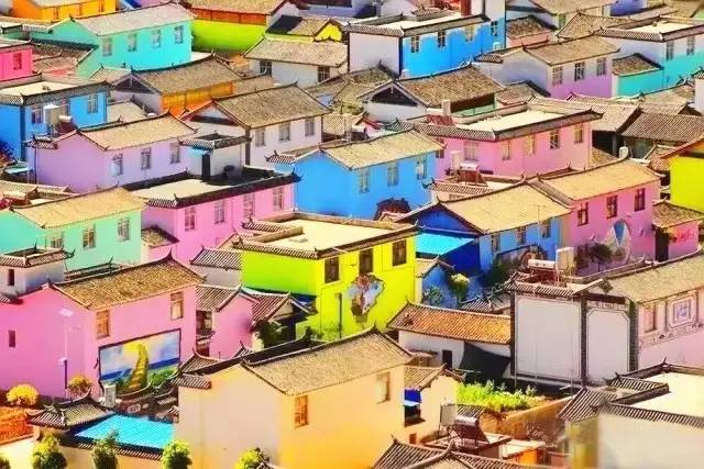 丽江惊现国内第一个彩色村！美的太不像话，像童话！