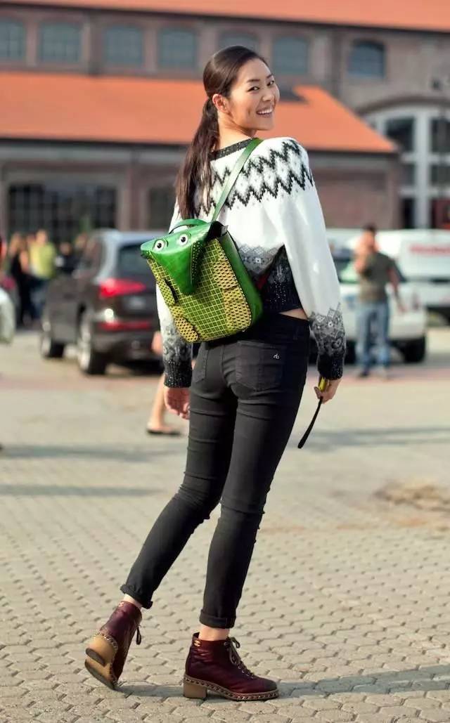 双肩包时髦背法,双肩包省钱