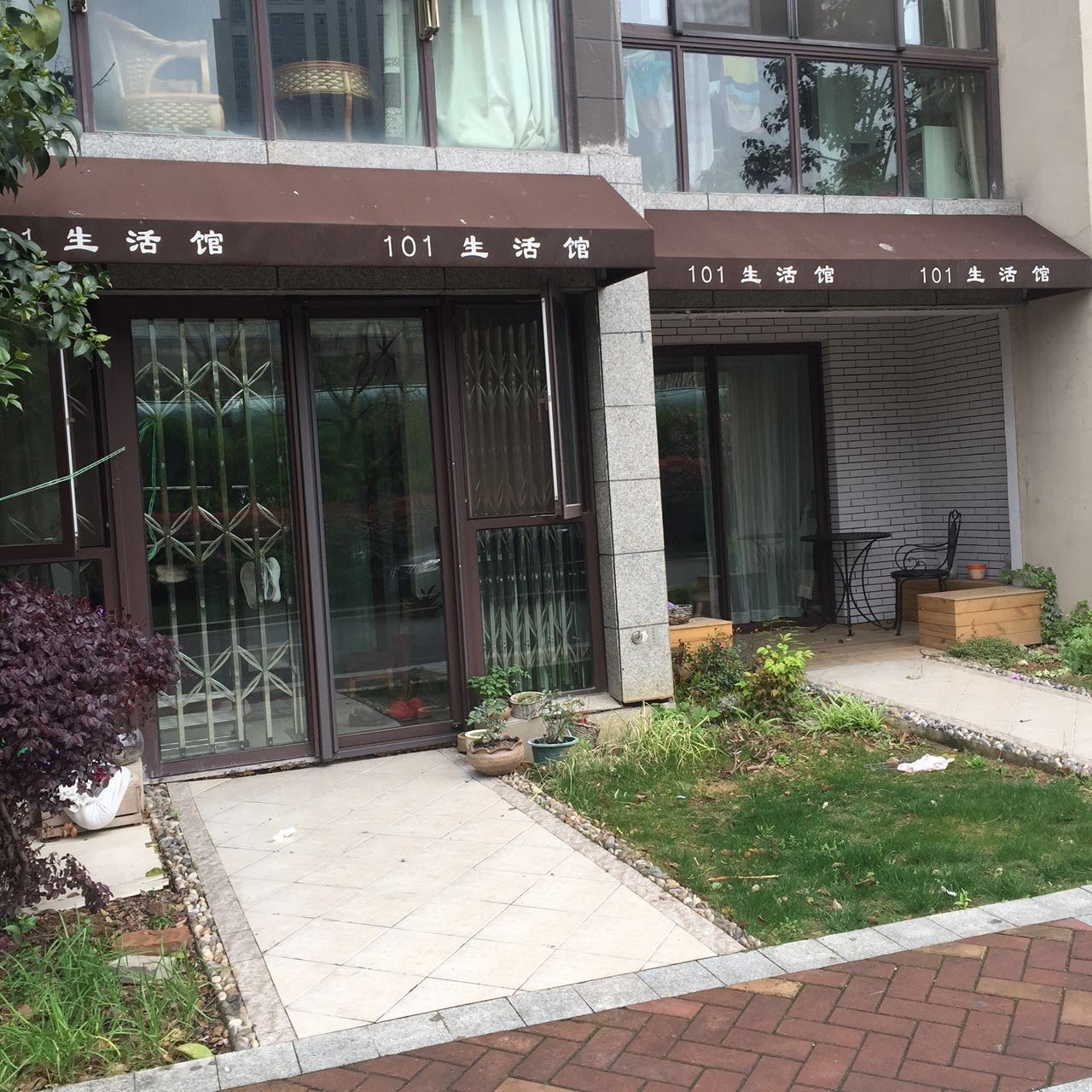 舞场，禁止停车，派舍提香停车位竟然如此！还有世茂湾、荣安花园...