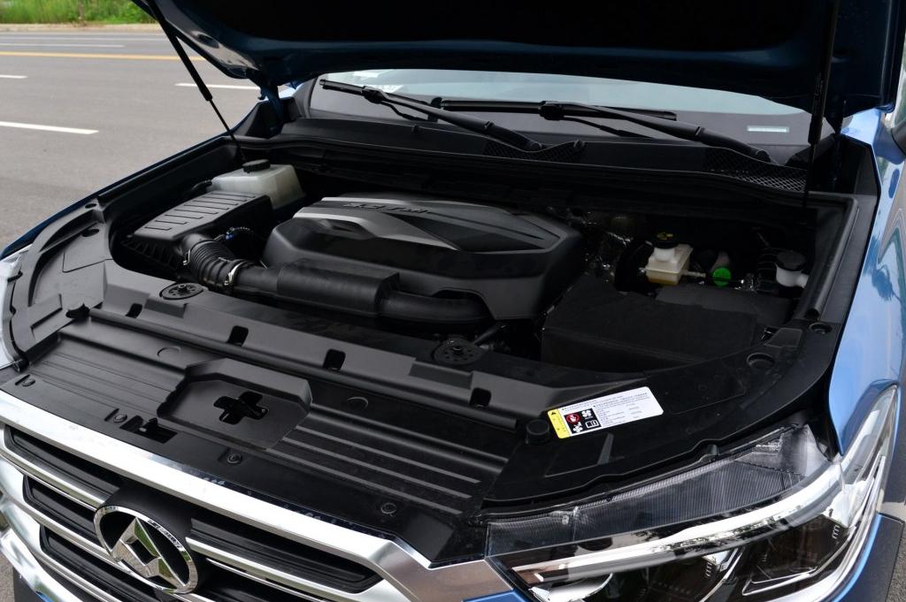 上汽大通d90和荣威rx8区别,上汽大通d90值得入手吗