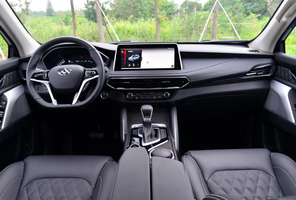 上汽大通d90和荣威rx8区别,上汽大通d90值得入手吗