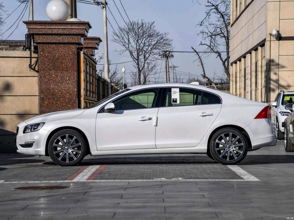 奔驰c180l1.6t发动机,奔驰c180l动力与a级动力比较