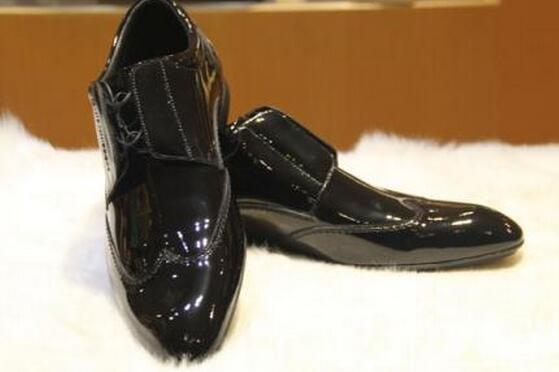 漆皮鞋划痕处理小窍门,漆皮鞋划痕怎么处理小妙招