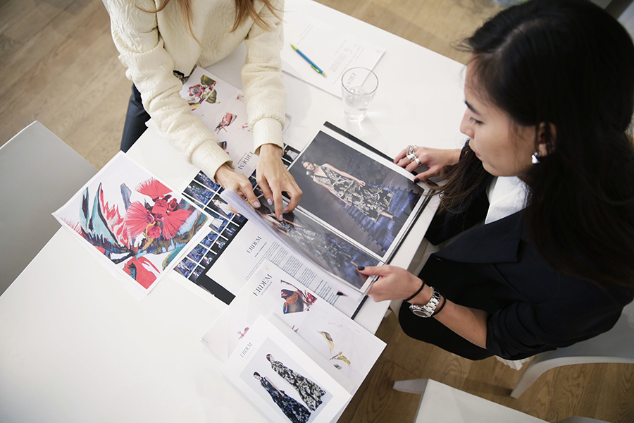 12月“创意集结号”将登陆成都,我们专访了连卡佛首席品牌官JoannaGunn