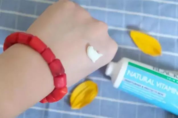 范冰冰一年收入3亿,范冰冰一年赚几个亿