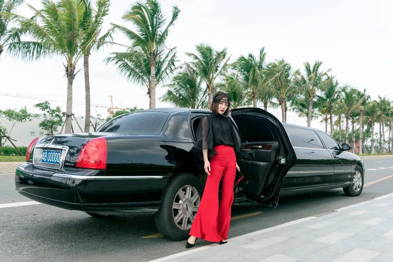 十二月属于“阿玛尼之红”