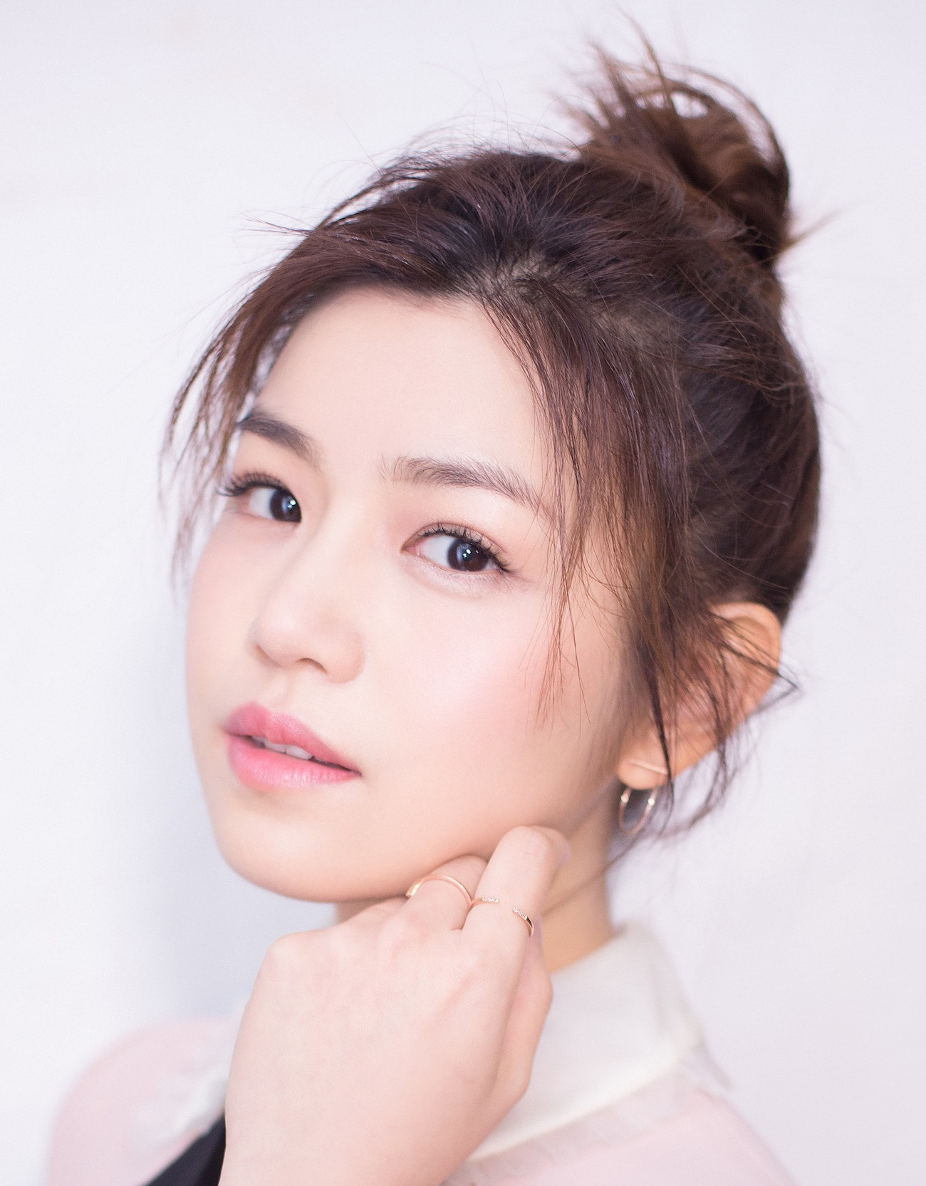 扮甜有术郭碧婷徐璐玻璃糖果粉嫩唇减龄5岁