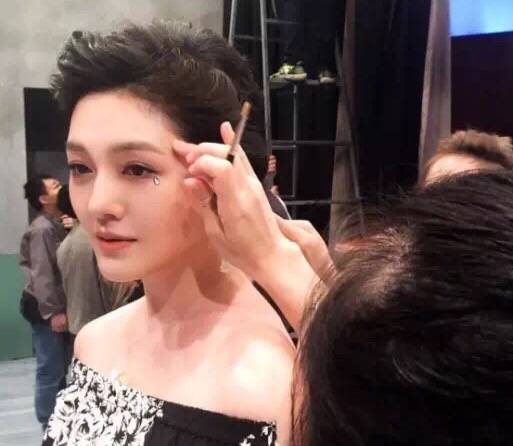 女明星推荐的美白方法脸白,这几个美白小技巧让你夏季变女神