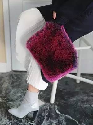 冬天的包包没点毛还能叫时髦？