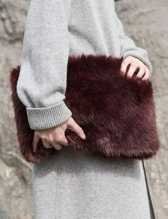 冬天的包包没点毛还能叫时髦？