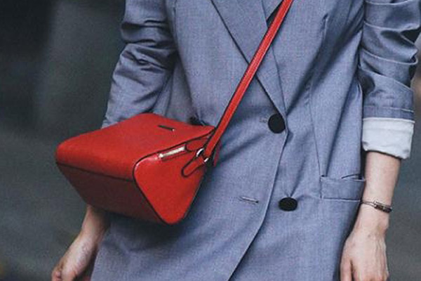 牛皮包包脱皮如何修复,牛皮包包褶皱怎么处理