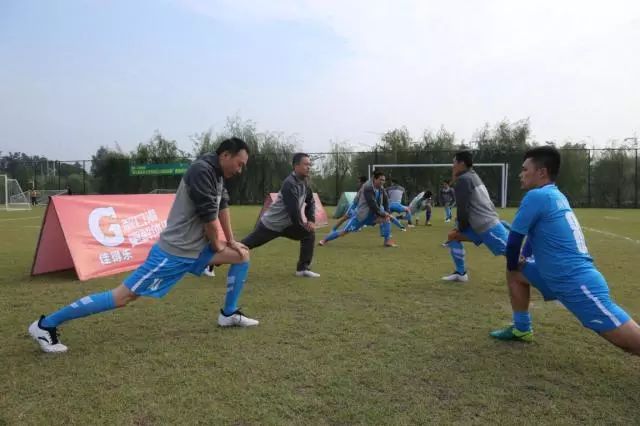 震撼！福州公安绿茵争霸！原来足球还能这么玩