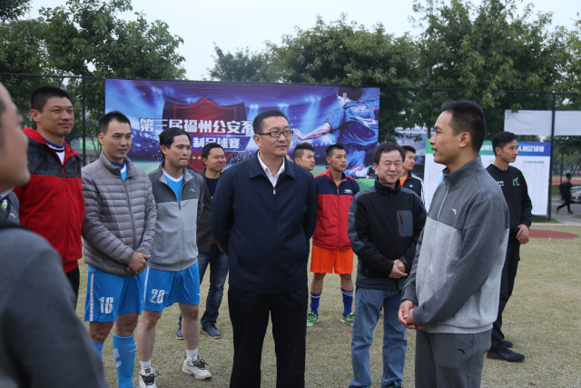 震撼！福州公安绿茵争霸！原来足球还能这么玩