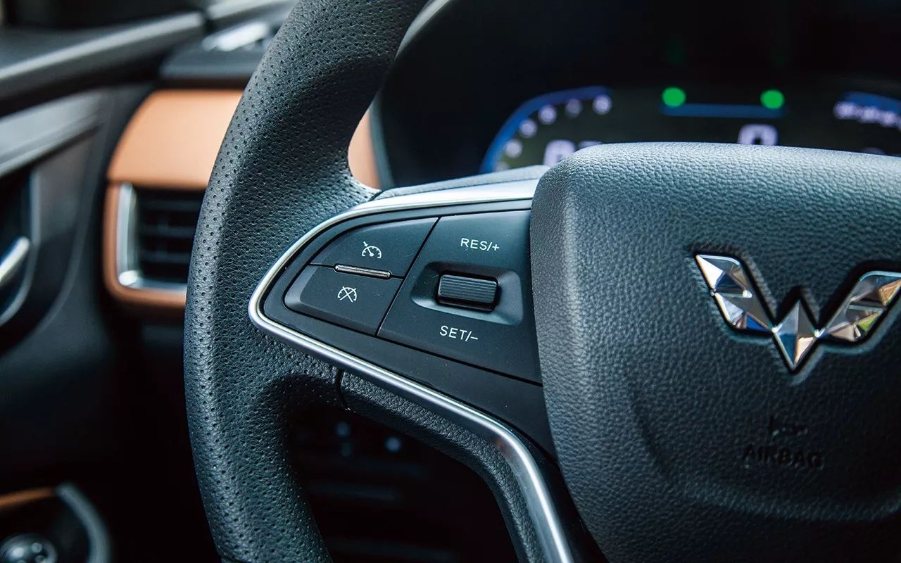 五菱宏光s3试驾爬坡视频,最新款五菱宏光s3测评