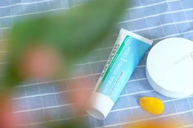 范冰冰一年收入3亿,范冰冰一年赚几个亿