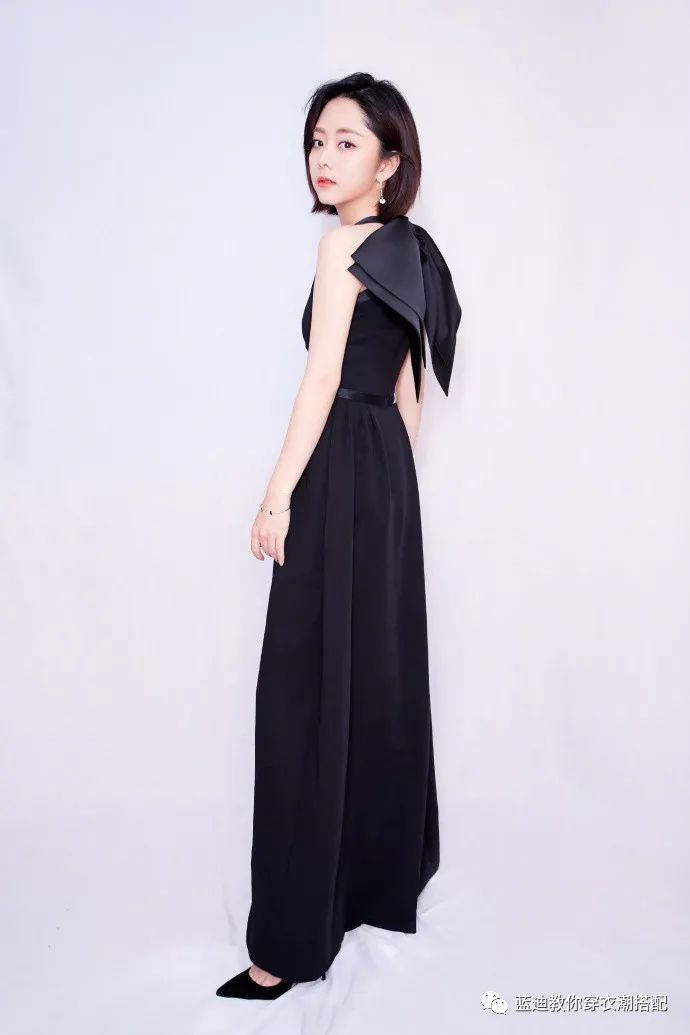 angelababy谭松韵合影,沈月乔欣街拍视频