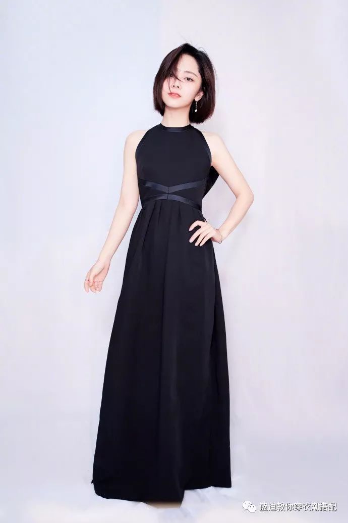 angelababy谭松韵合影,沈月乔欣街拍视频