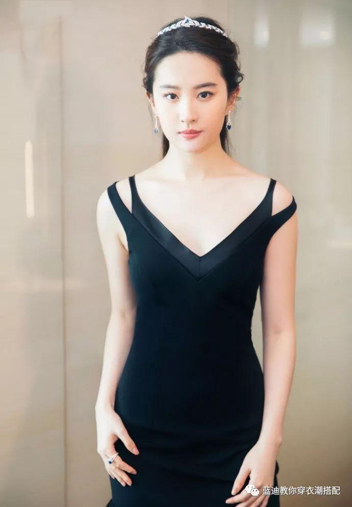 angelababy谭松韵合影,沈月乔欣街拍视频