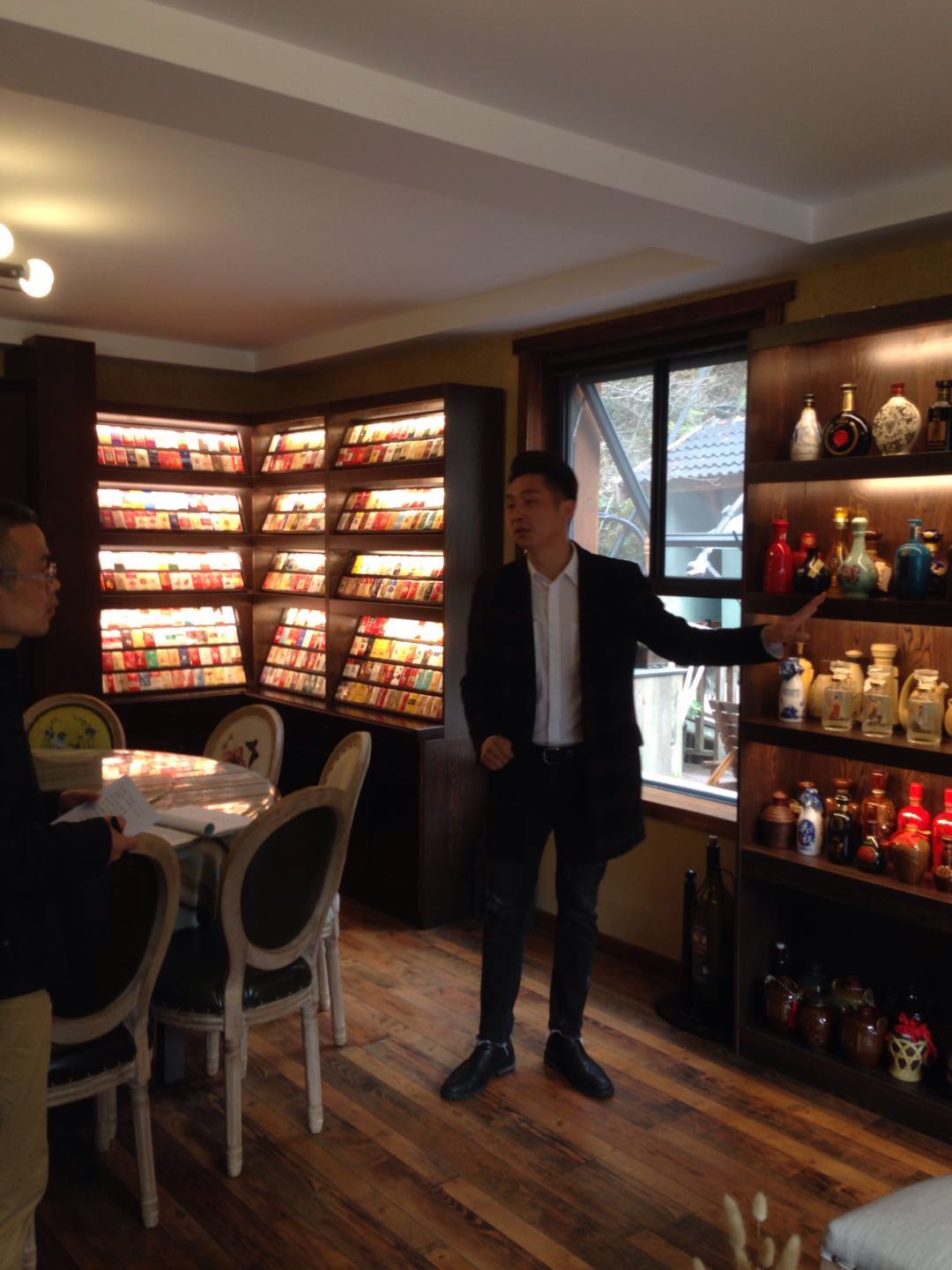 村民一年农家乐收入180万农民玩精品民宿一年100万,看看浙江“走进森林人家”采访活动你会吃惊