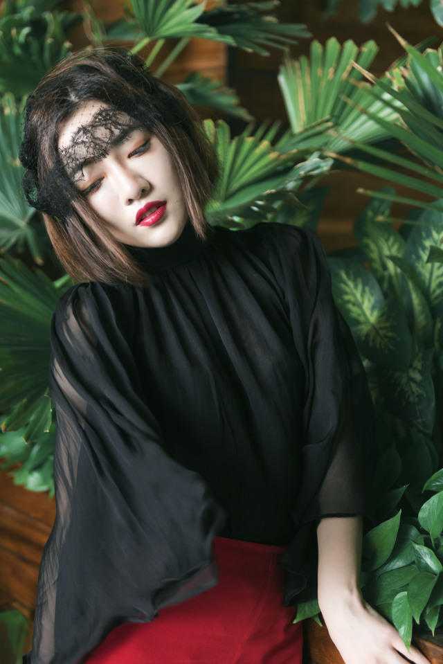 十二月属于“阿玛尼之红”