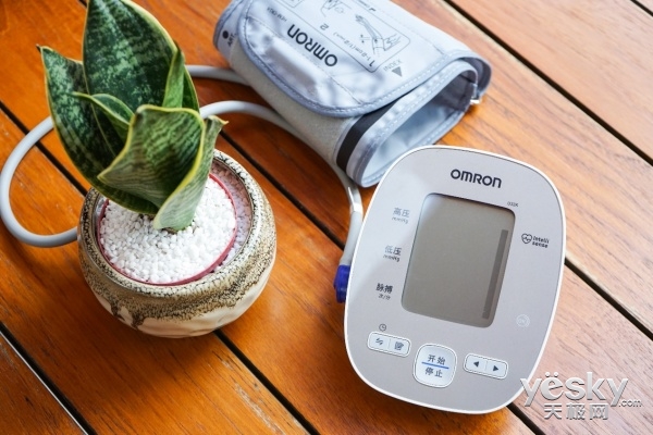 欧姆龙血压计u726j测评,欧姆龙血压计u726j和u31哪个好