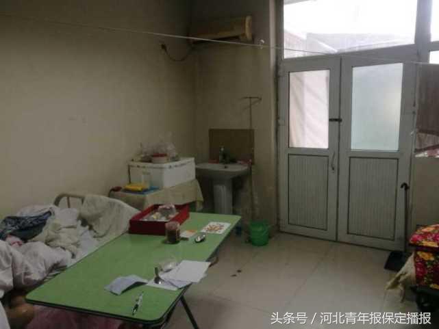 诊室里的“别样风景”——保定甄大夫带着九旬母亲上班