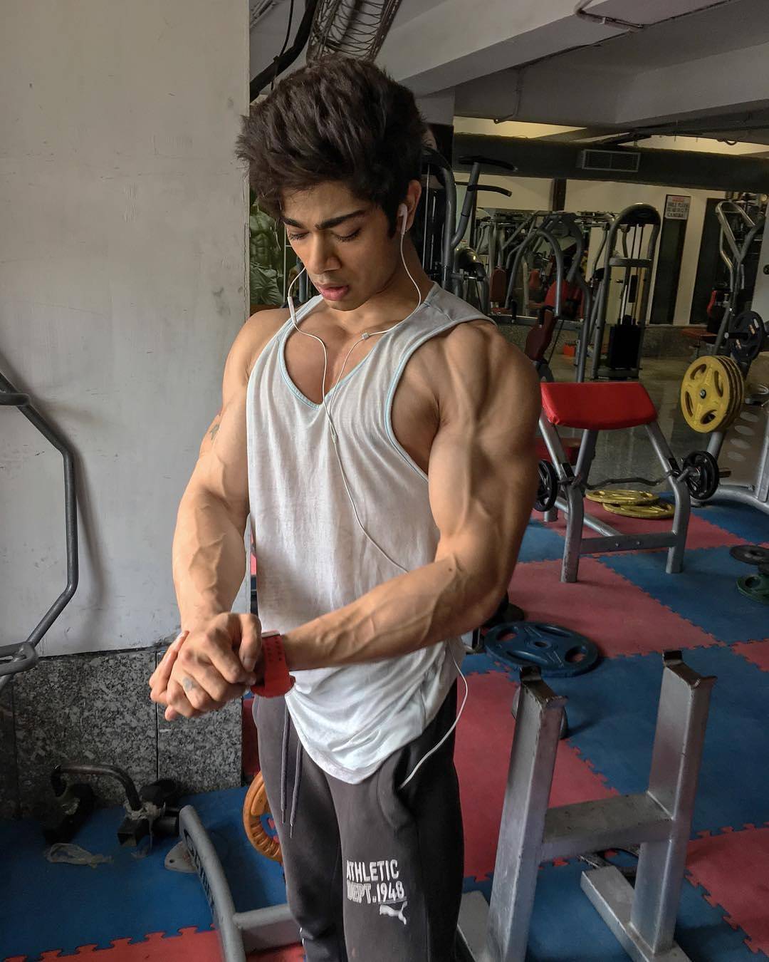 身体各个肌肉的训练方法,一个月内锻炼出肌肉的训练方法