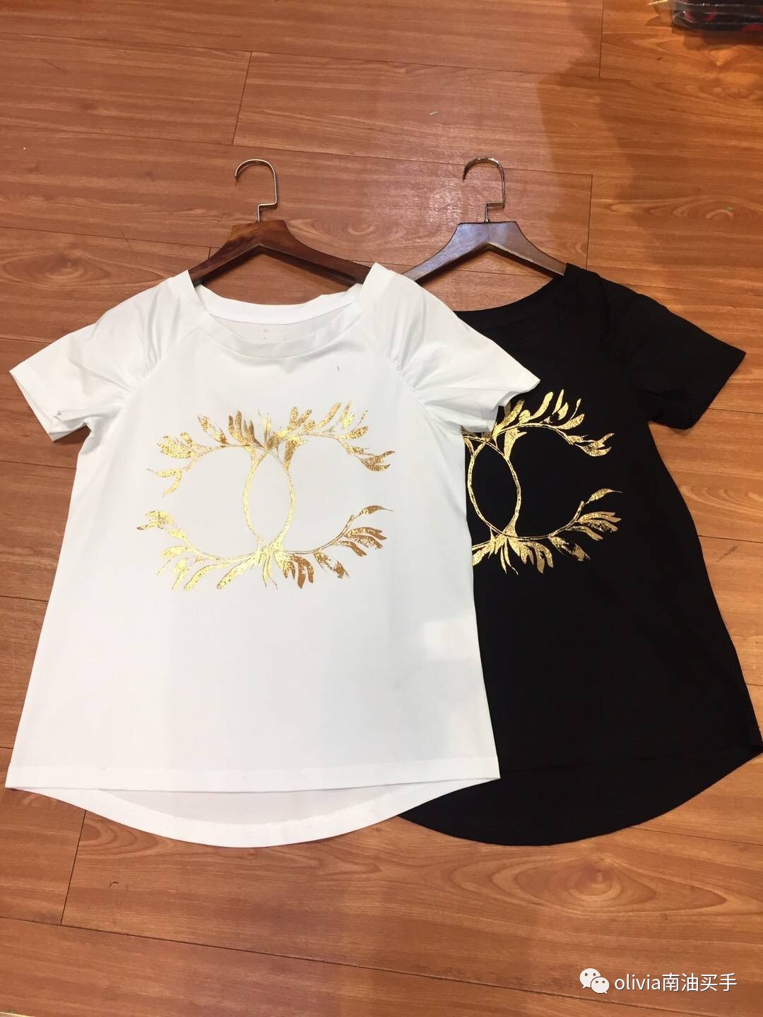 南油卖T恤扎堆上新的时刻来了,大牌是否真的好的照妖镜时刻
