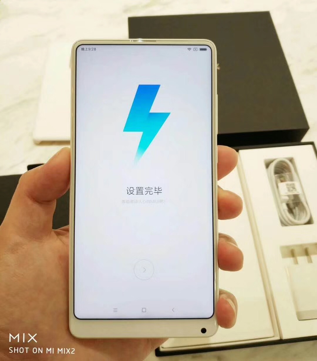 雷军征求网友最喜欢的全面屏,雷军全面屏5500毫安电池