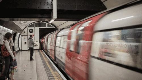 地铁终点站怎么掉头上海,地铁在终点是如何掉头的