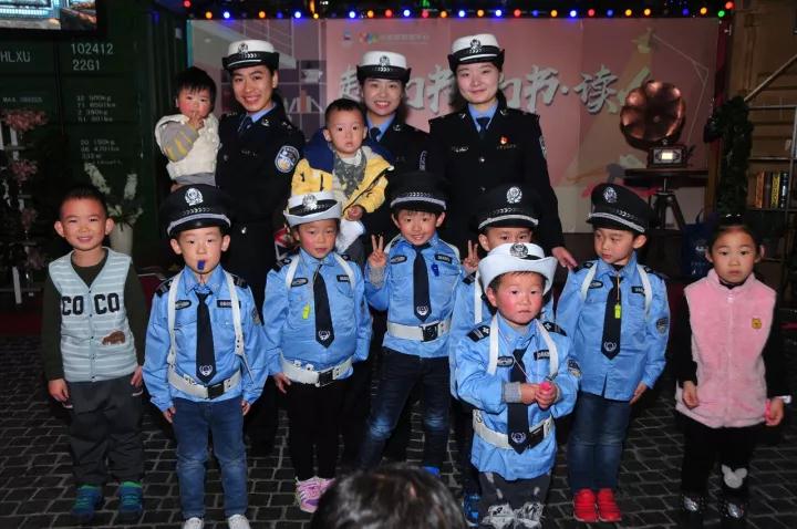 122全国文明交通安全日启动仪式,122全国交通安全日交警来到校园