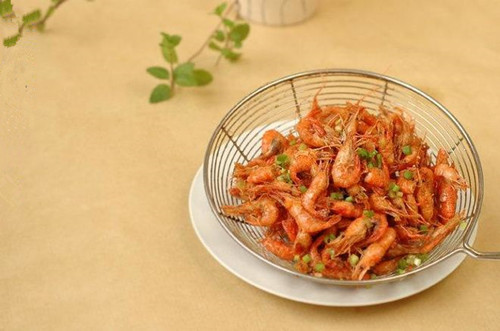 炸河虾又酥又大,干炸酥脆的小河虾
