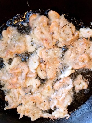 炸河虾又酥又大,干炸酥脆的小河虾