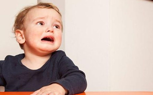 宝宝突然呕吐要怎么处理,宝宝突然呕吐应该怎么处理