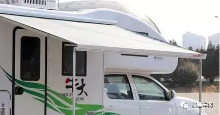 上汽大通t70单排皮卡升顶房车价格,猛禽f750越野皮卡牵引超大型房车