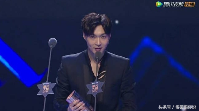 张艺兴舞台神级反应,张艺兴舞台惊呆全场