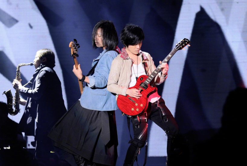 五月天阿信演唱会哭了吗,阿信回应五月天巴黎演唱会争议