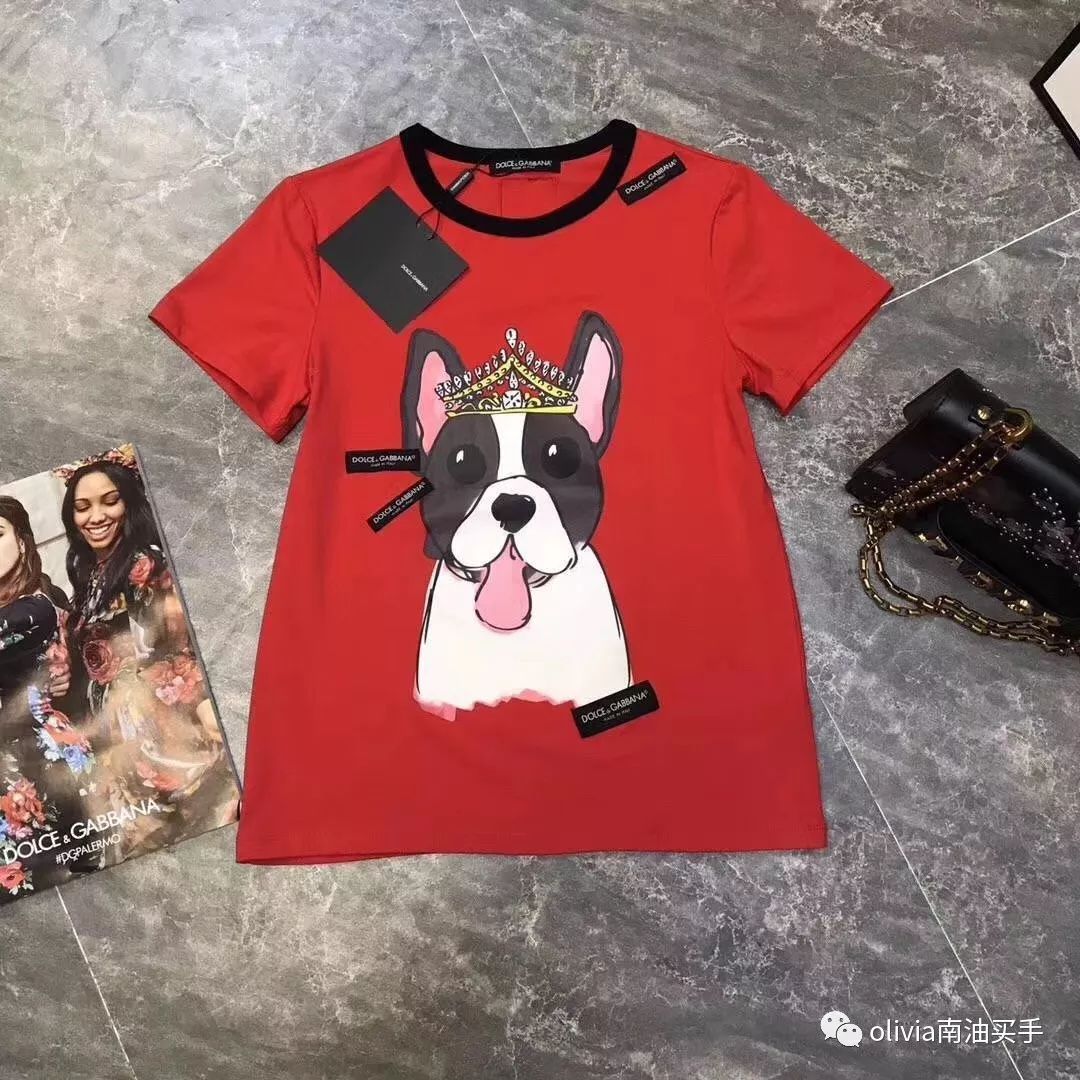 南油卖T恤扎堆上新的时刻来了,大牌是否真的好的照妖镜时刻