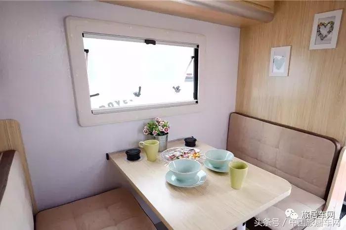 上汽大通t70单排皮卡升顶房车价格,猛禽f750越野皮卡牵引超大型房车