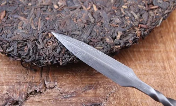 各位旅客请注意带上自己的行李,飞机场能不能带茶叶过安检