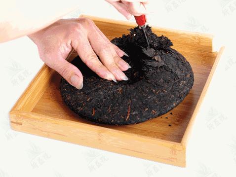 各位旅客请注意带上自己的行李,飞机场能不能带茶叶过安检