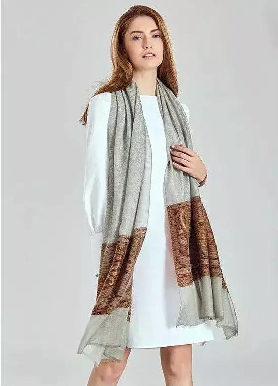 羊绒围巾怎样洗涤,羊绒围巾的洗涤方法图解大全